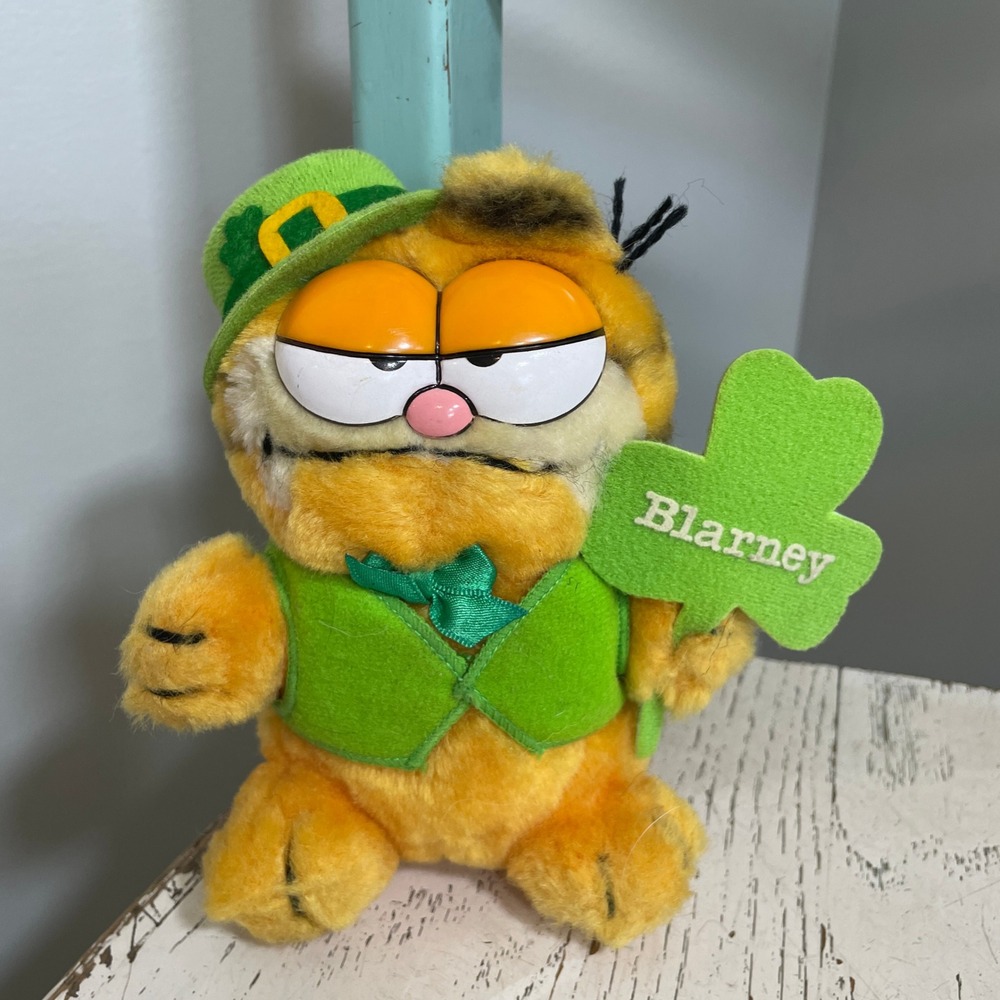 Vintage Dakin Garfield St Patricks Day Plush Leprechaun Blarney Shamrock 1981